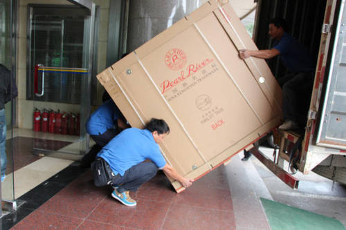 保亭钢琴贵重工艺品无忧运